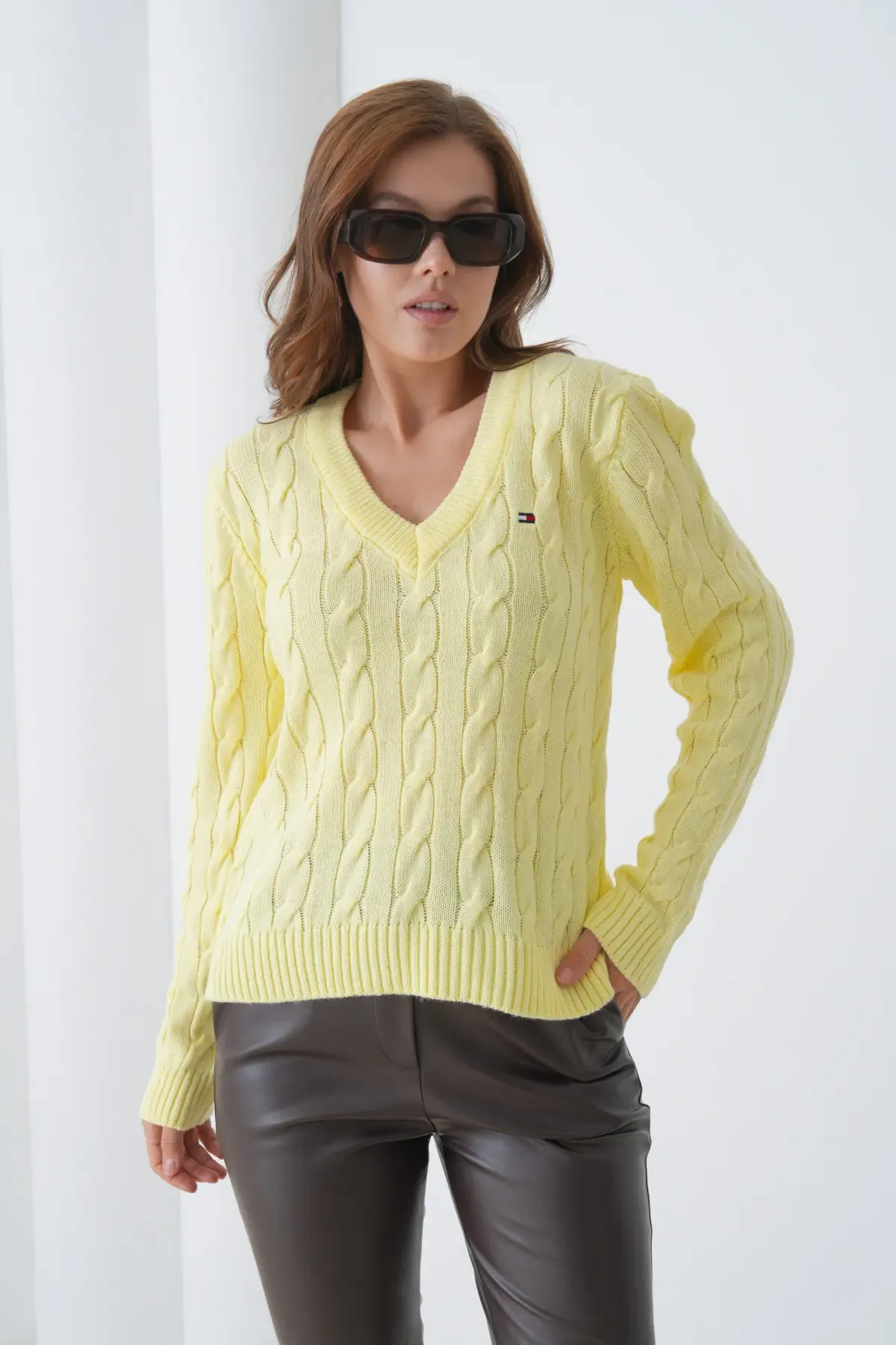 Kadın V Yaka Saç Örgü Triko Kazak 8683