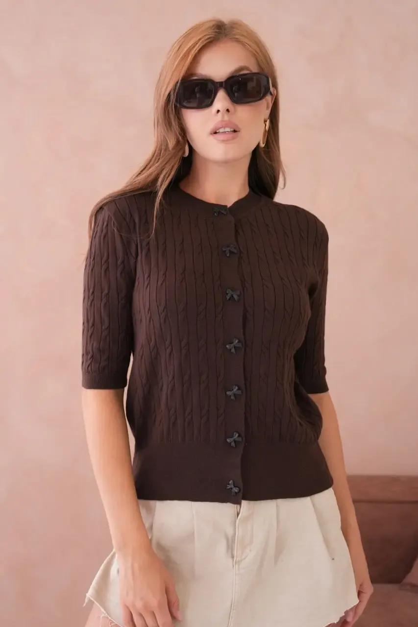 12036 Bisiklet Yaka Fiyonk Düğme Detaylı Saç Örgü Premium İplik Triko Hırka