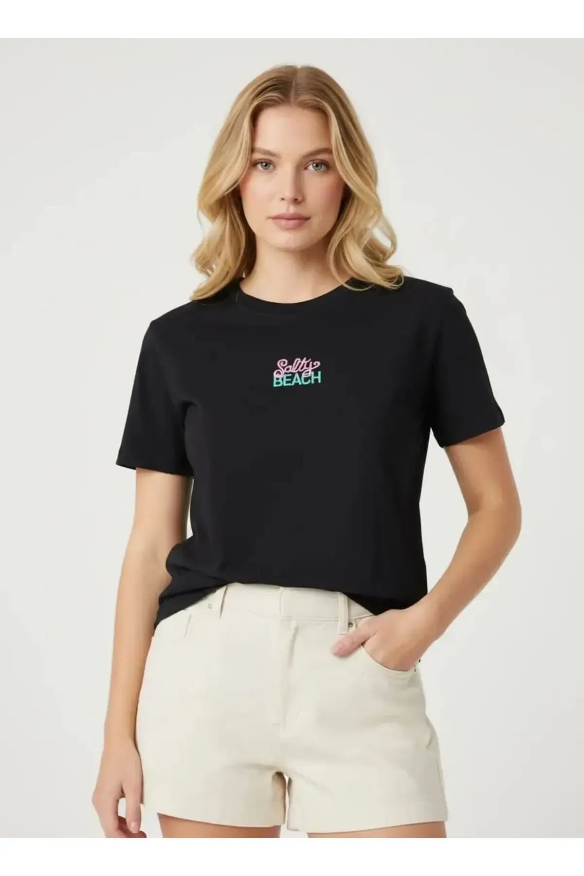 26015 %100 Pamuk Bisiklet Yaka Nakış İşlemeli Penye Bluz