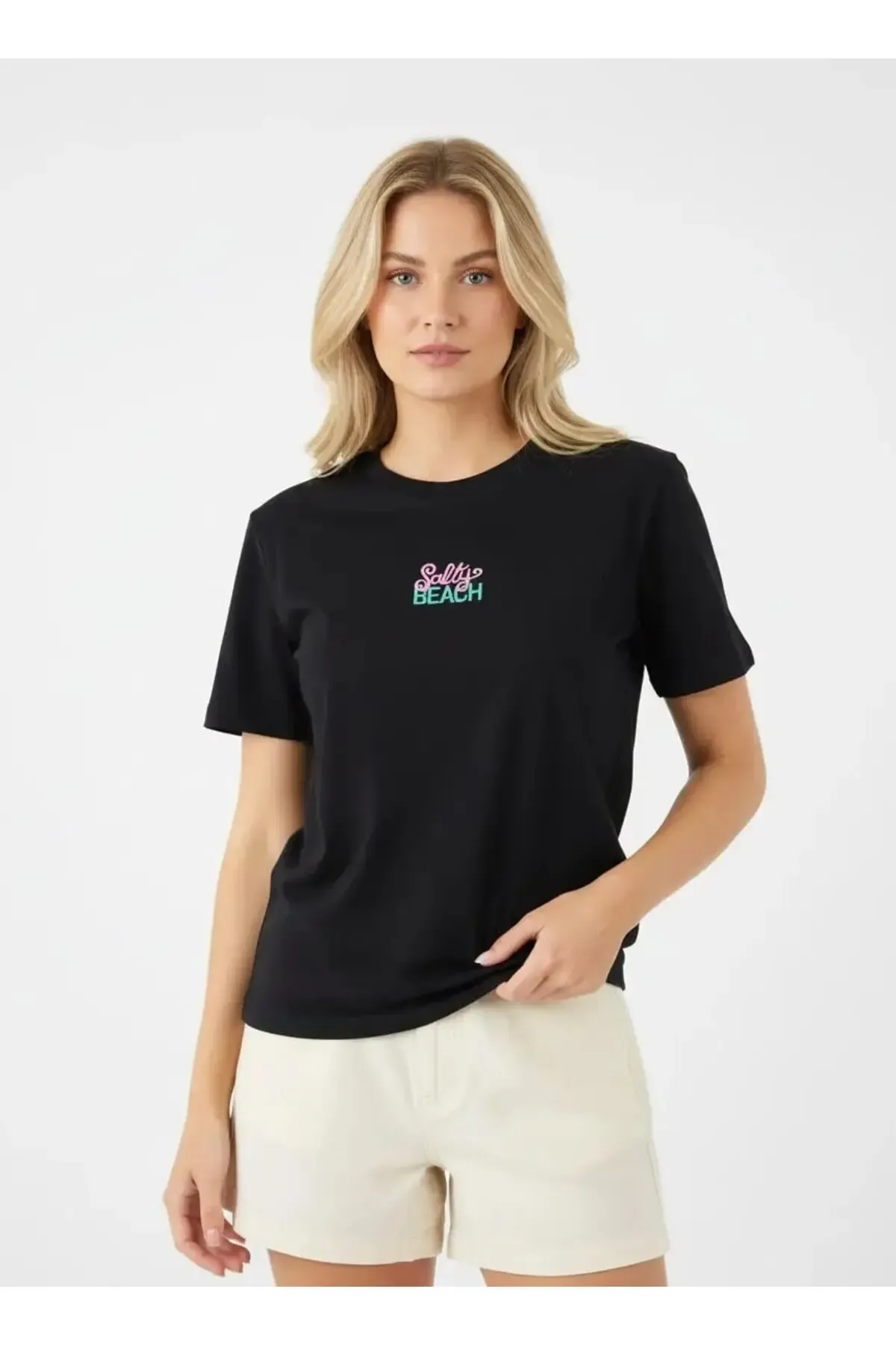 26015 %100 Pamuk Bisiklet Yaka Nakış İşlemeli Penye Bluz