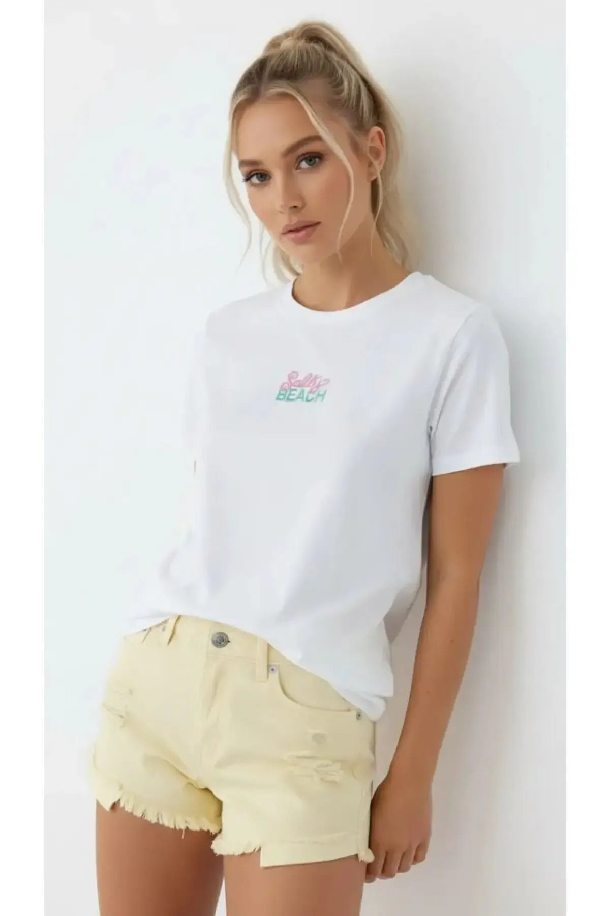 26015 %100 Pamuk Bisiklet Yaka Nakış İşlemeli Penye Bluz