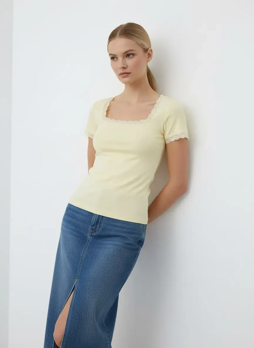 26016 Kadın Dantel Detaylı Kare Yaka Modal Örme Bluz