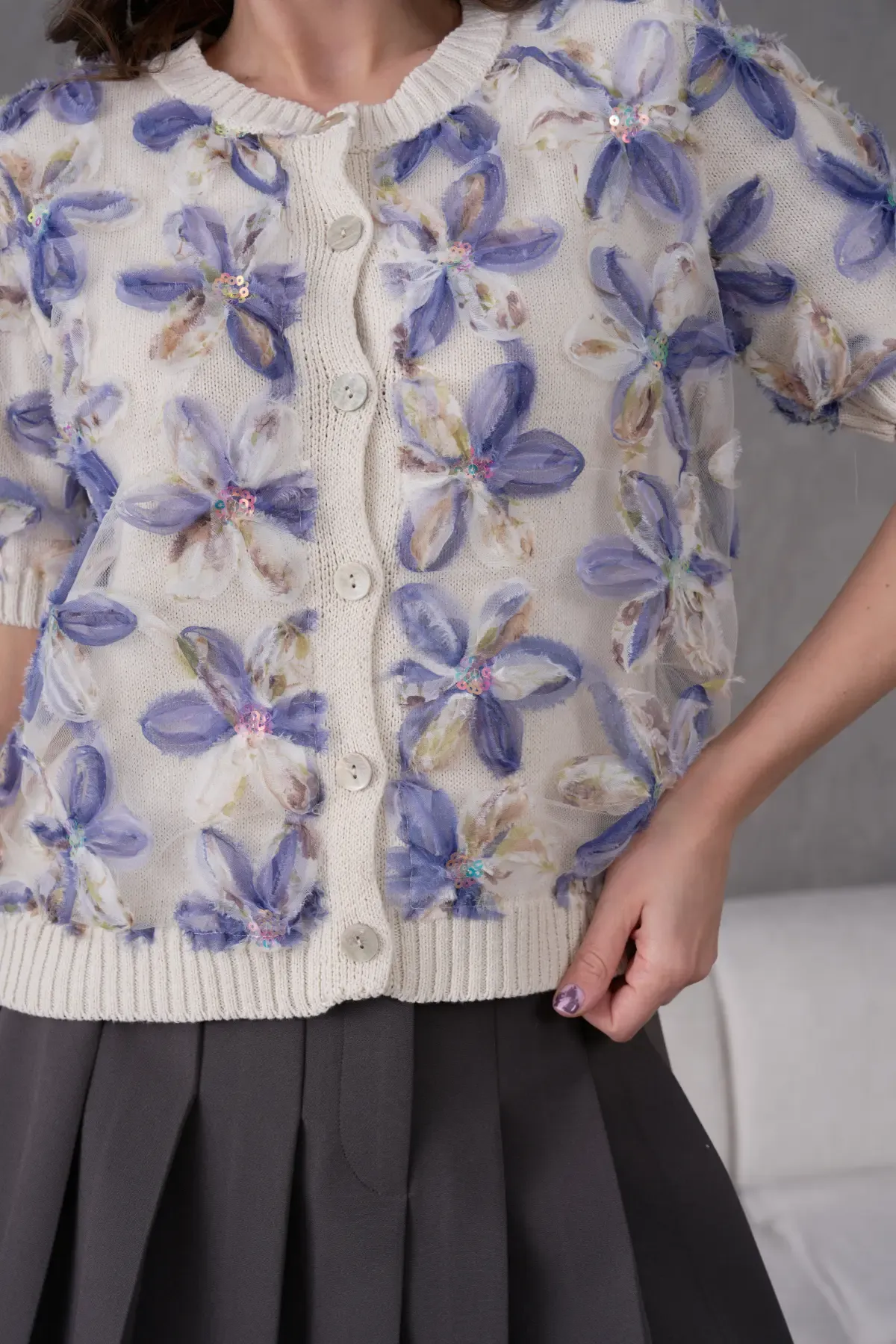 8513 Kadın %100 Pamuk Bisiklet Yaka Düğmeli Dantel Detaylı Triko Hırka