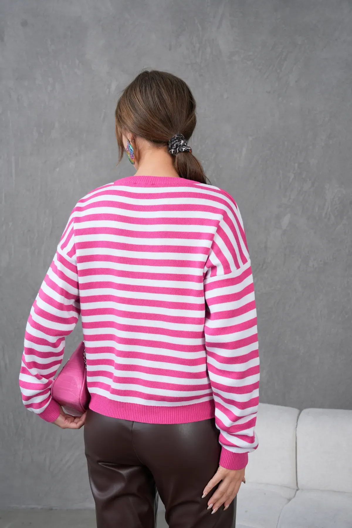 Kadın Bisiklet Yaka Nakış Detay Çizgili Oversize Triko Kazak