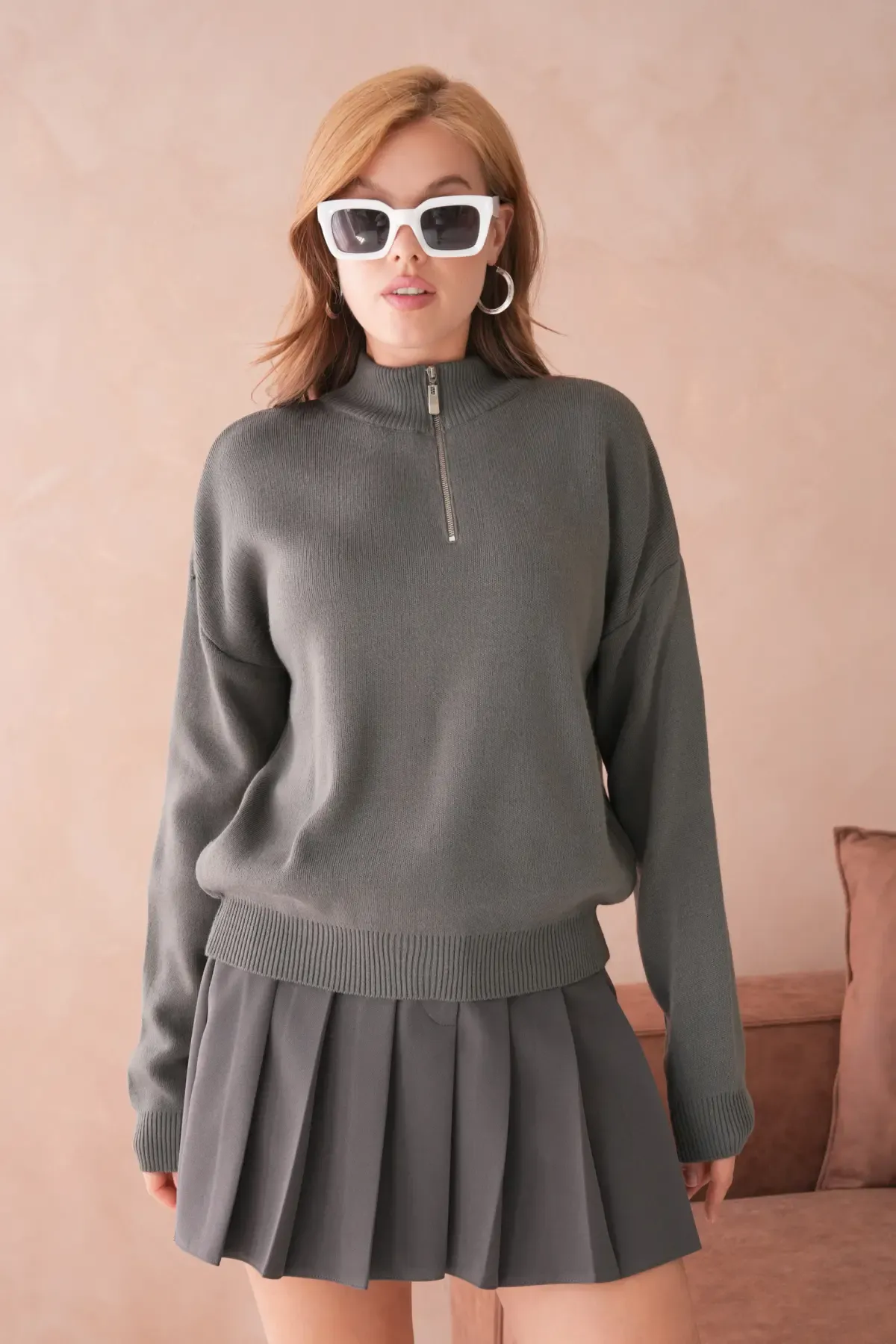 Kadın Yarım Balıkçı Yaka Fermuar Detay Oversize Triko Kazak