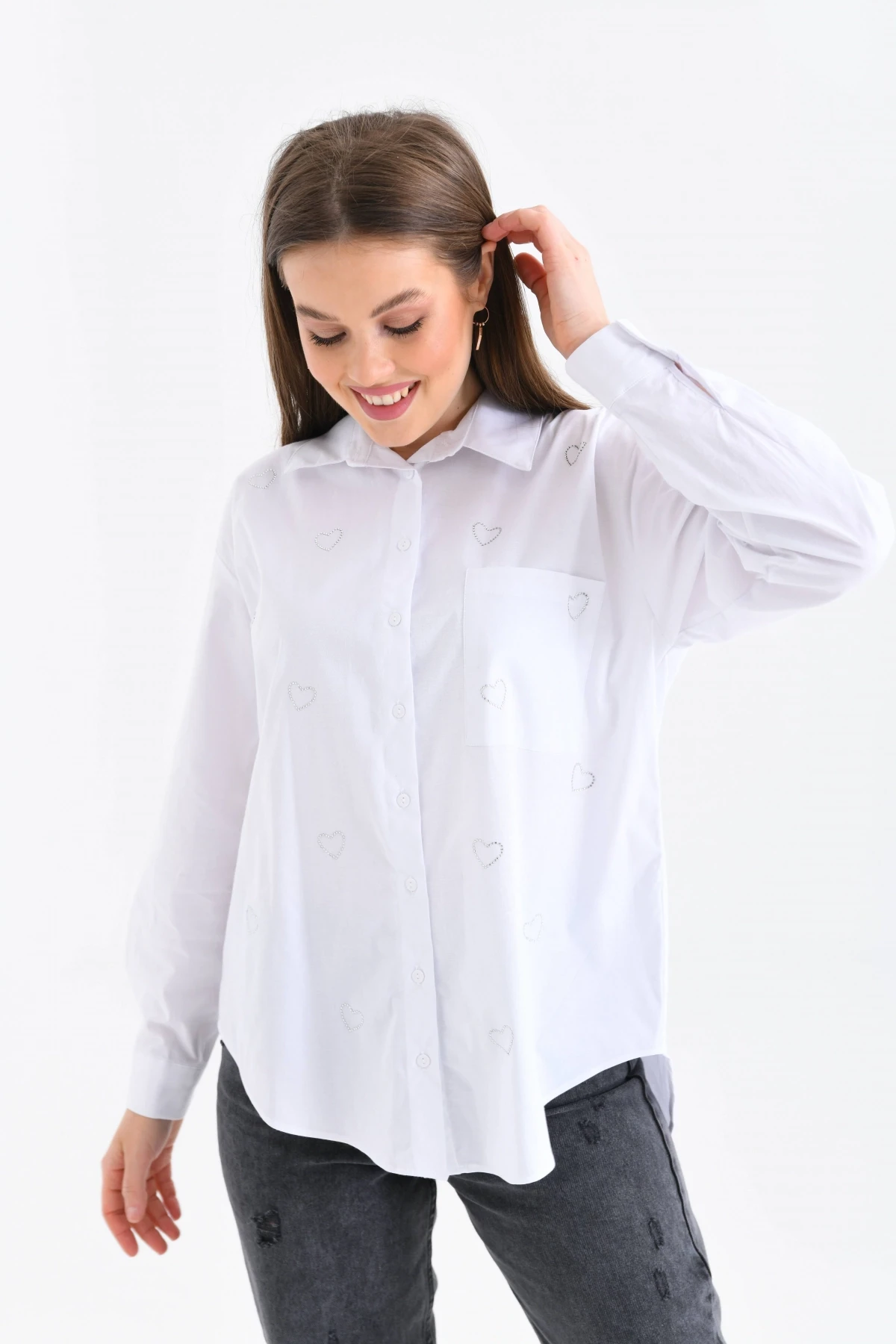 Kalp Detaylı Ekru Gömlek