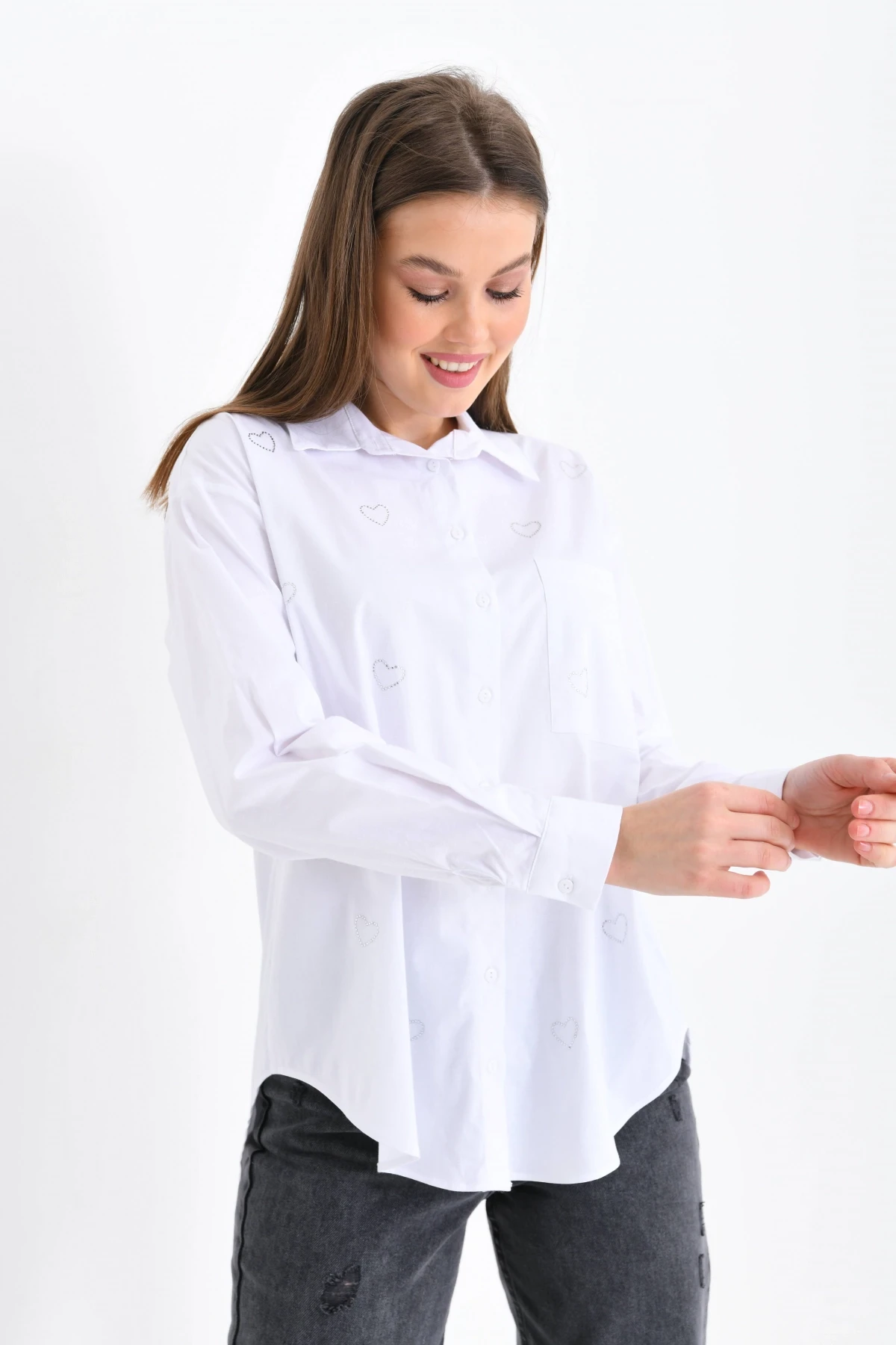 Kalp Detaylı Ekru Gömlek