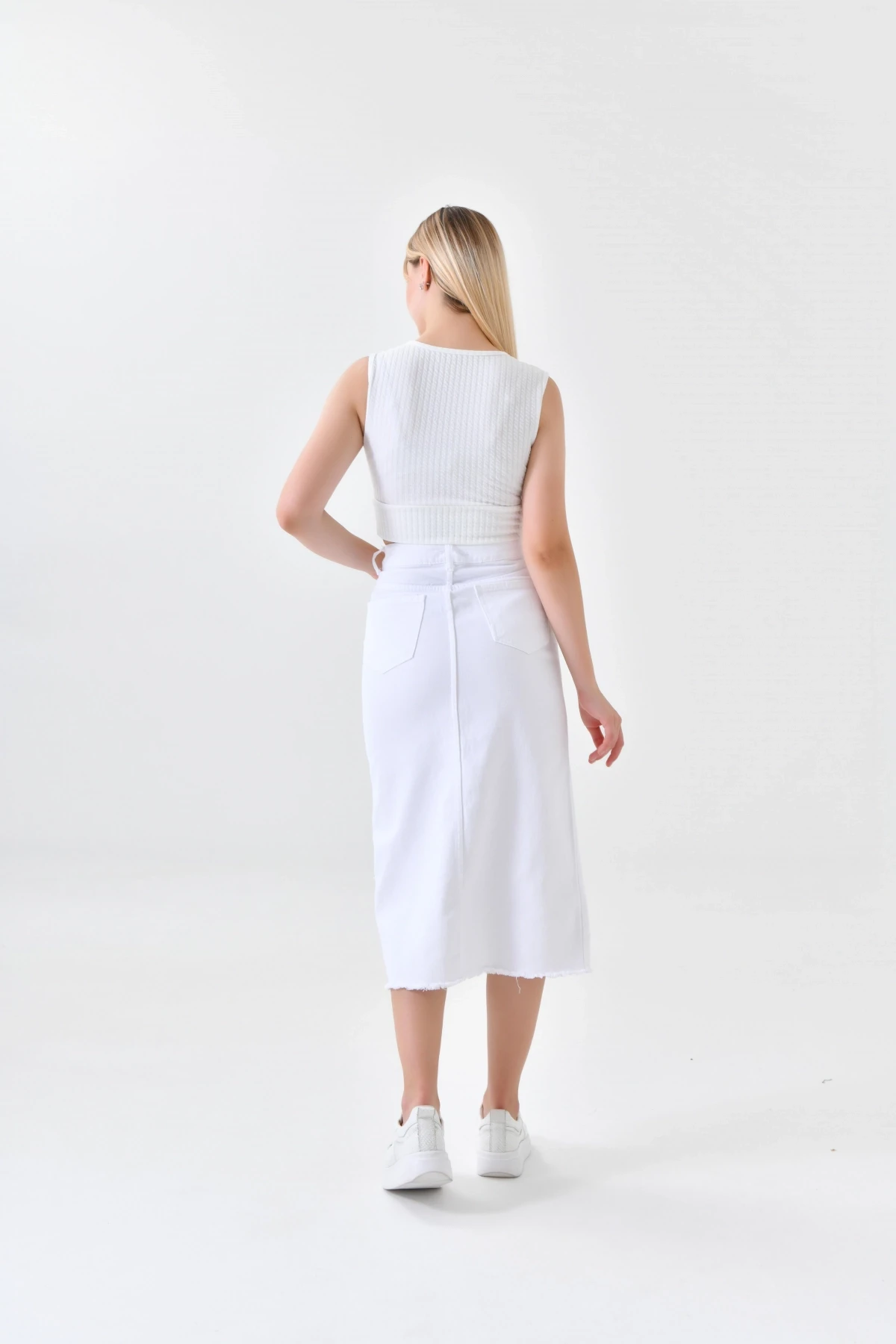 Beyaz Yırtmaçlı Kot Etek