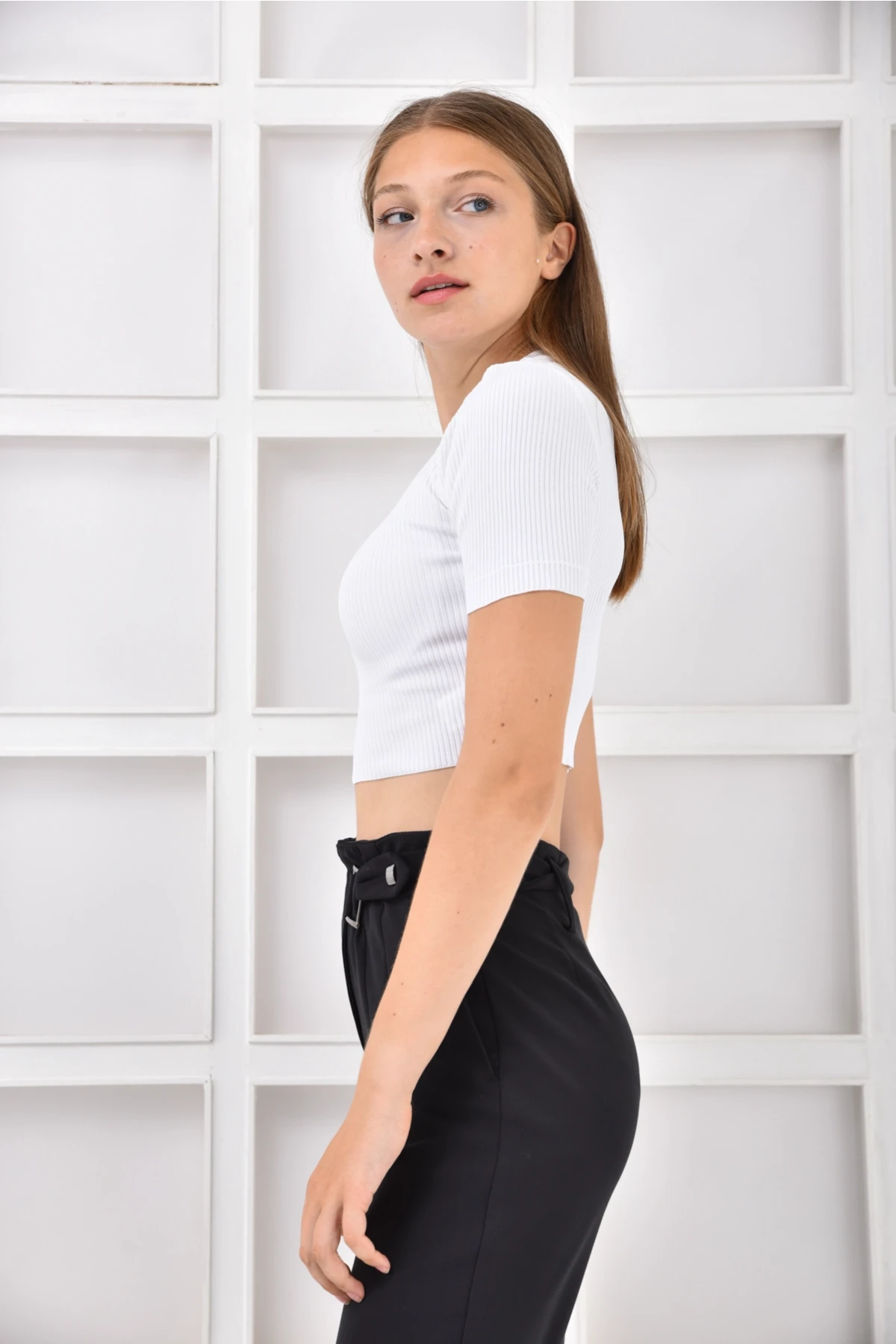 Kadın Bisiklet Yaka Basic Crop Triko Bluz