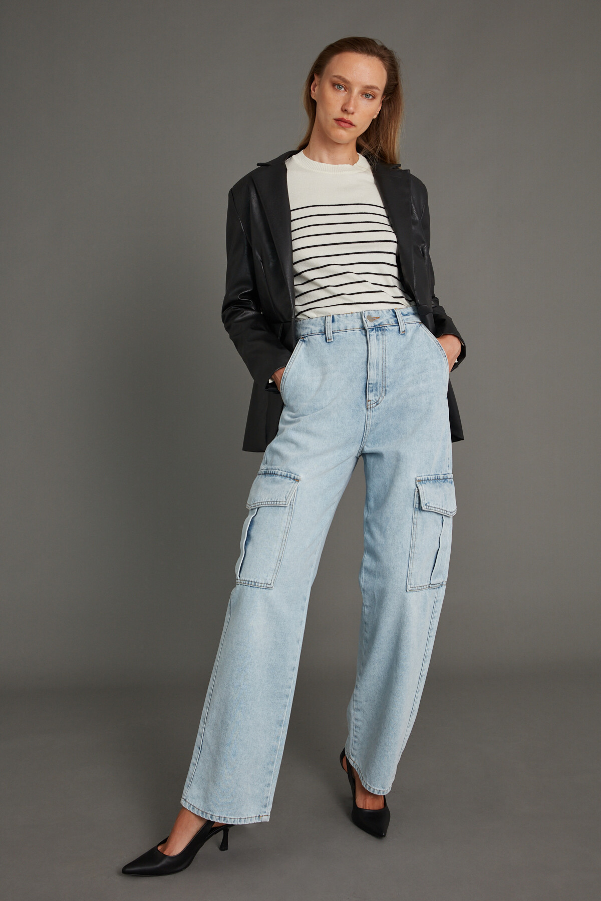 Kadın Ekru Kolu Aksesuar Detylı Çizgili Bisiklet Yaka Triko Kazak