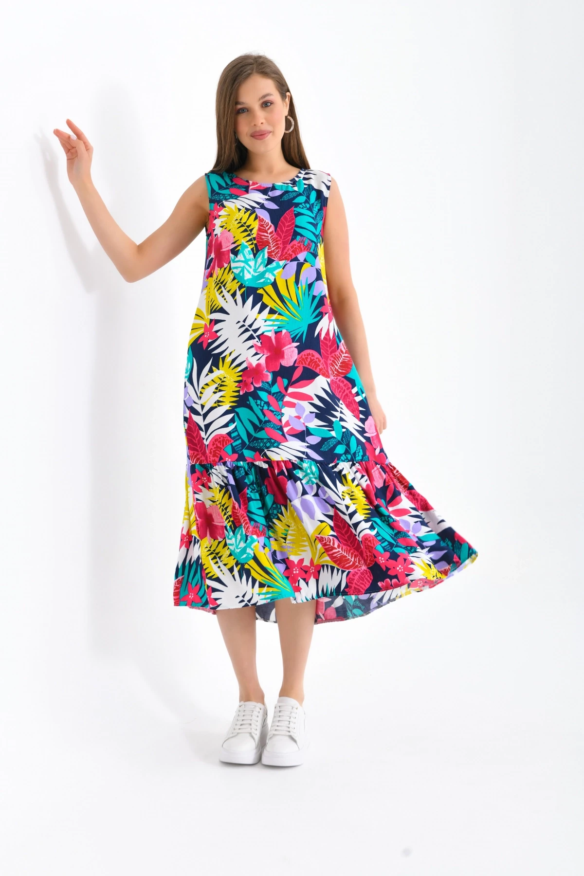 Eteği Fırfırlı Desenli Kolsuz Elbise