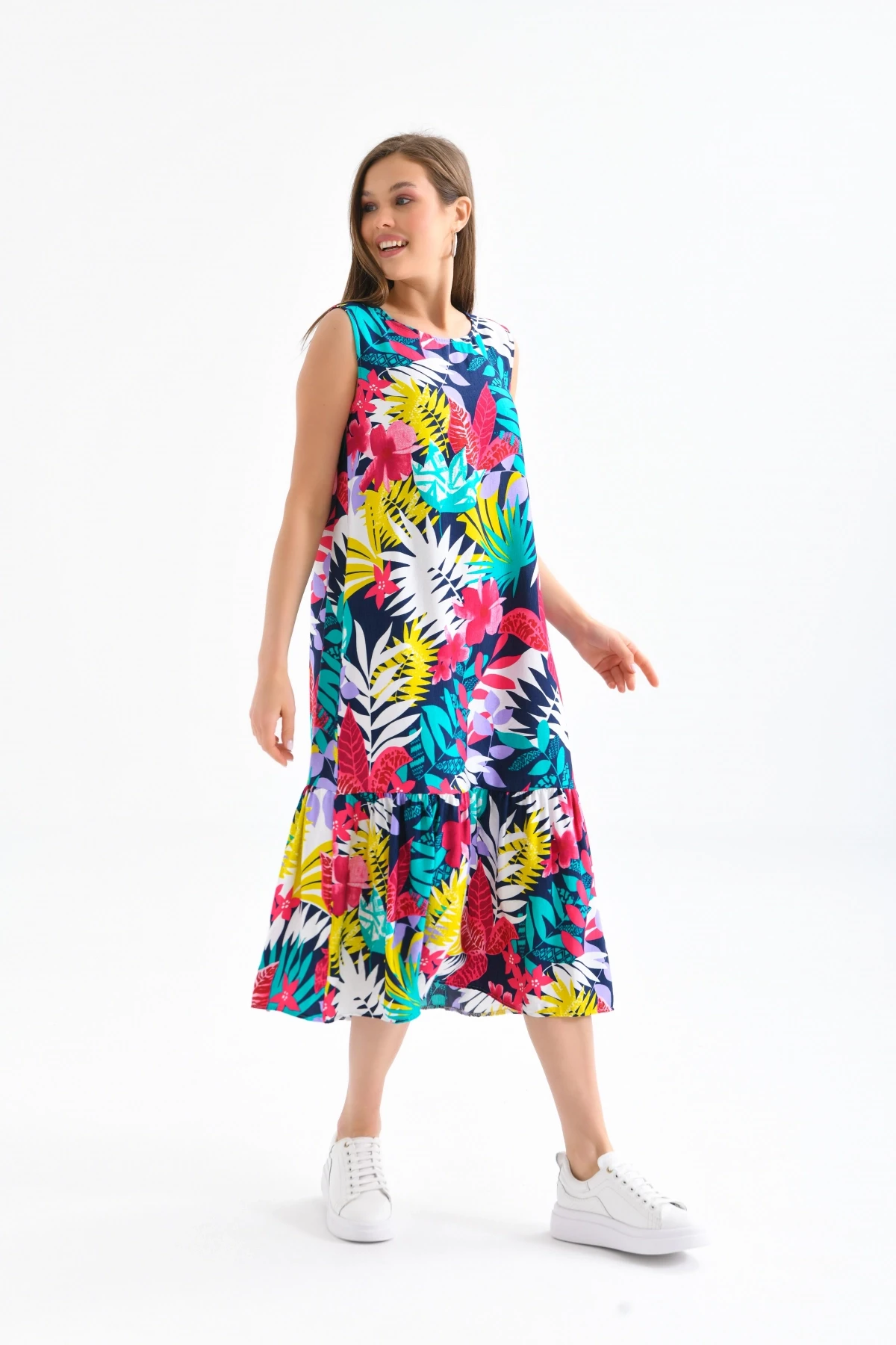 Eteği Fırfırlı Desenli Kolsuz Elbise