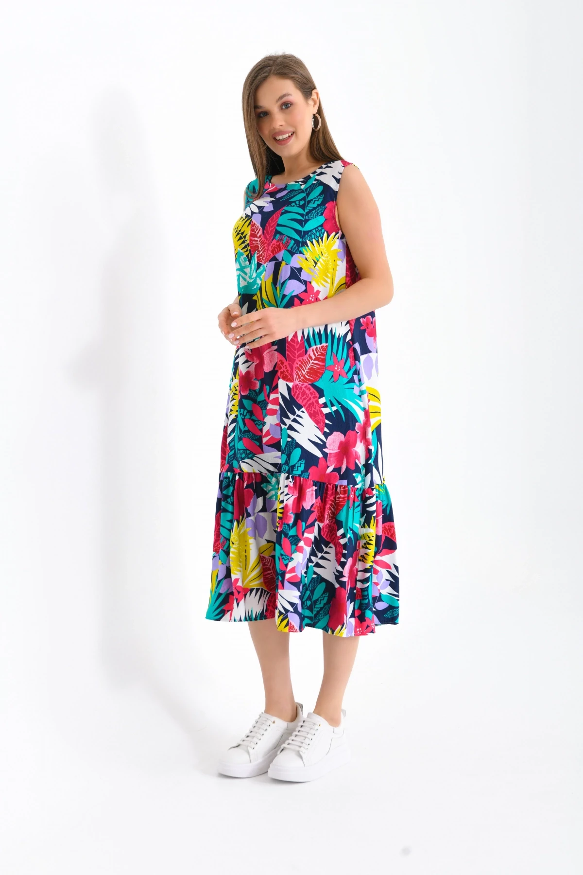 Eteği Fırfırlı Desenli Kolsuz Elbise