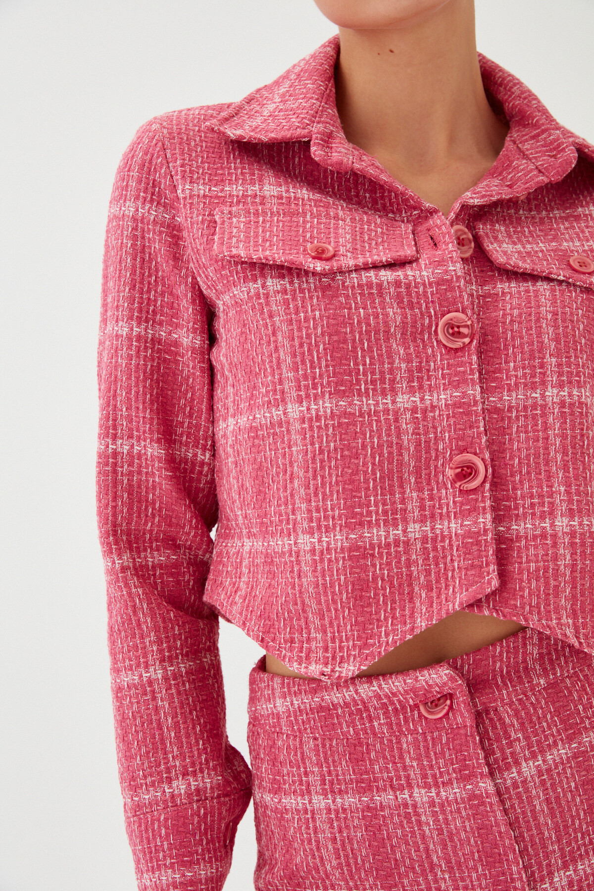 Kadın Fuşya Ekose Desen Dokulu Kumaş Düğme Detaylı Kısa Blazer Ceket Etek Takım