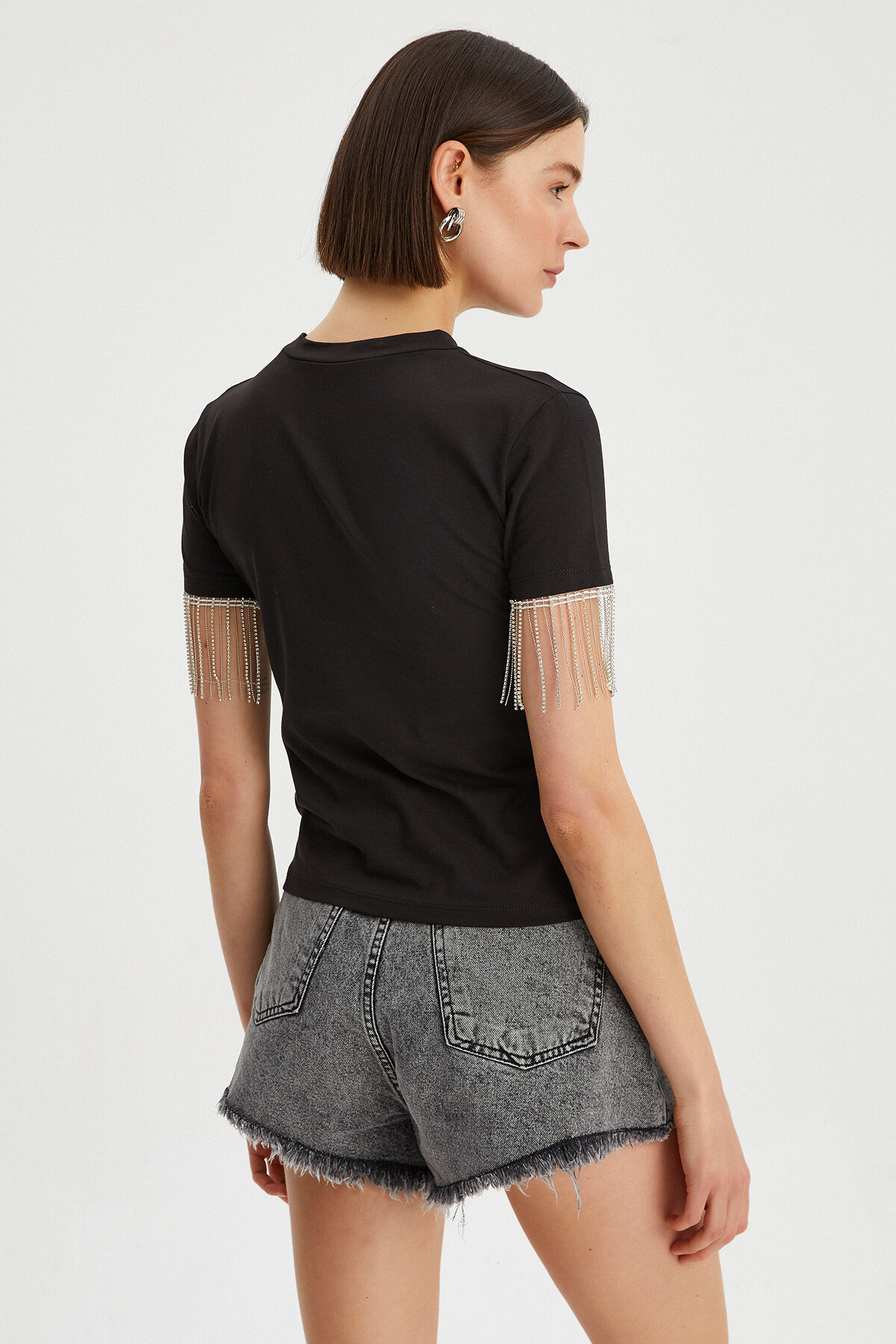 Kadın Kolları Zincir Detaylı Basic T-Shirt