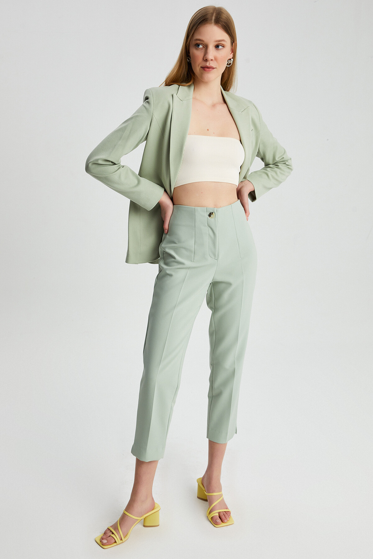 Kadın Pensli Paça Yırtmaçlı Pantolon