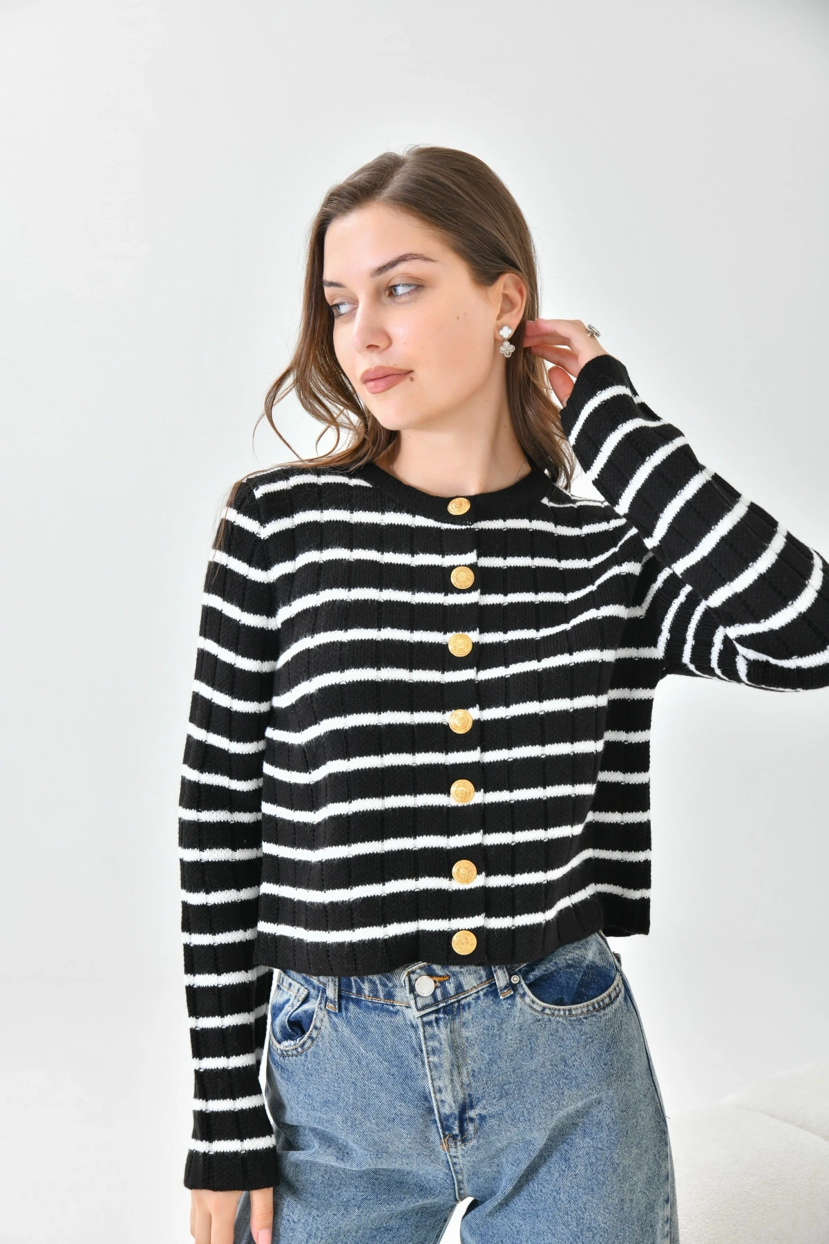 Siyah Beyaz Çizgili Triko Hırka