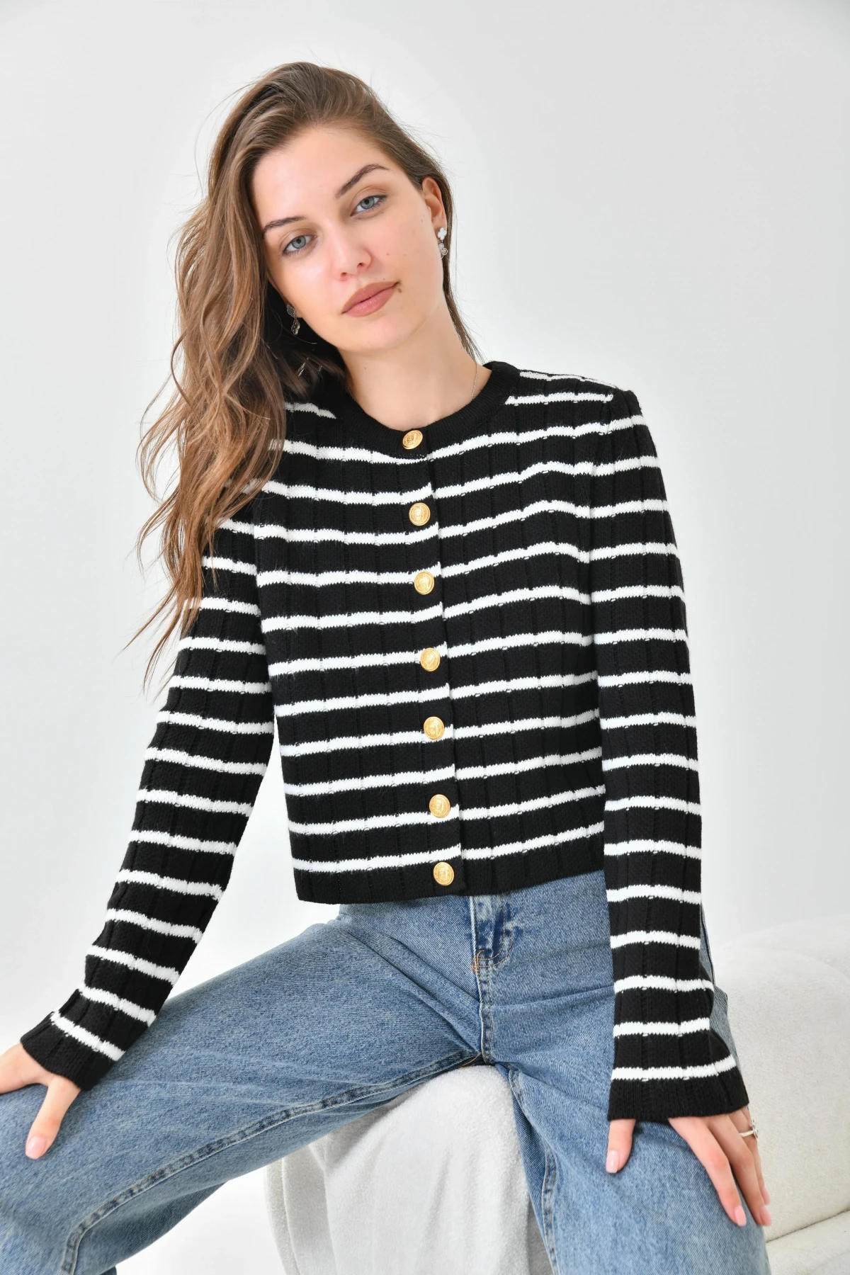 Siyah Beyaz Çizgili Triko Hırka