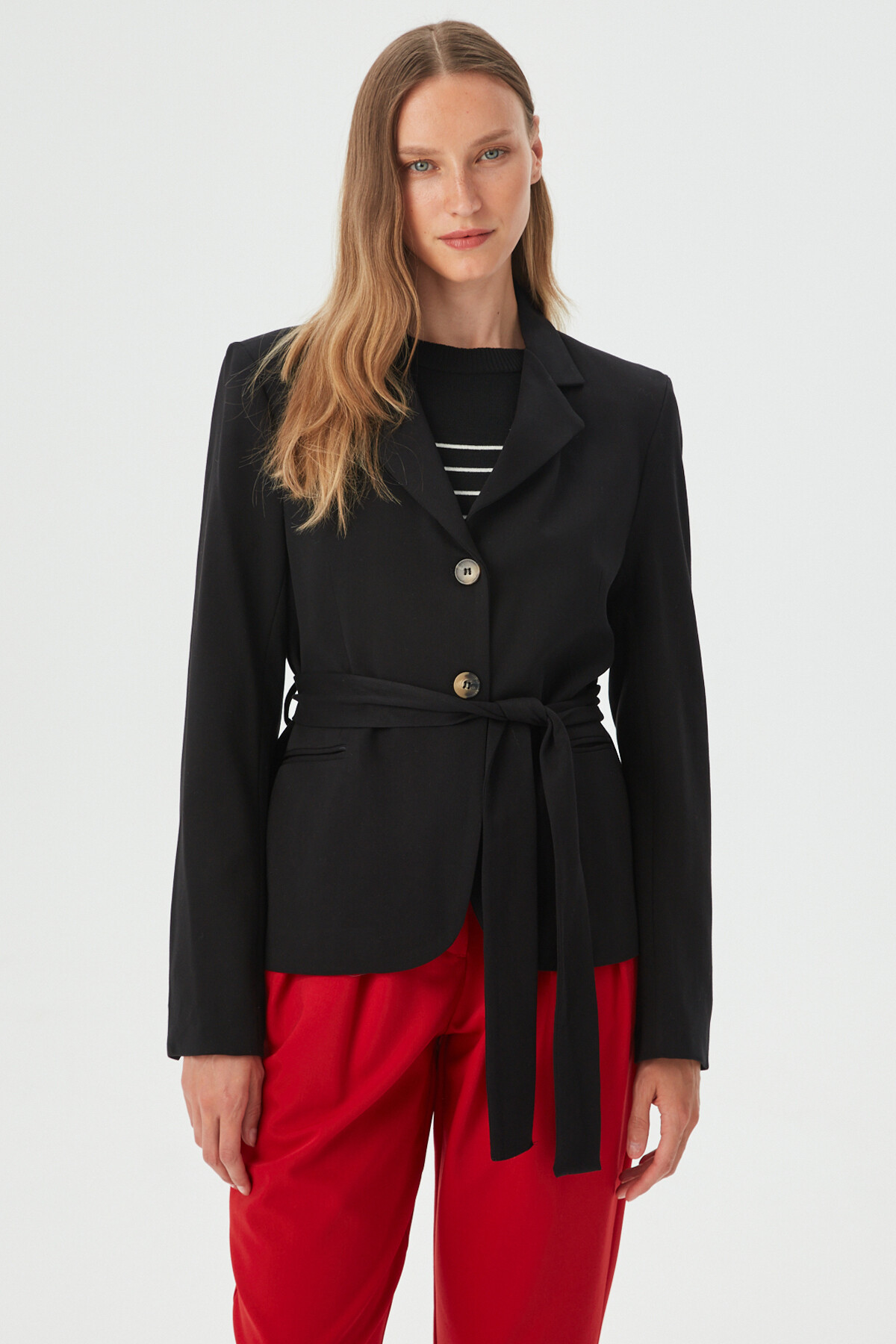 Kadın Siyah Kuşak Detaylı Blazer Ceket