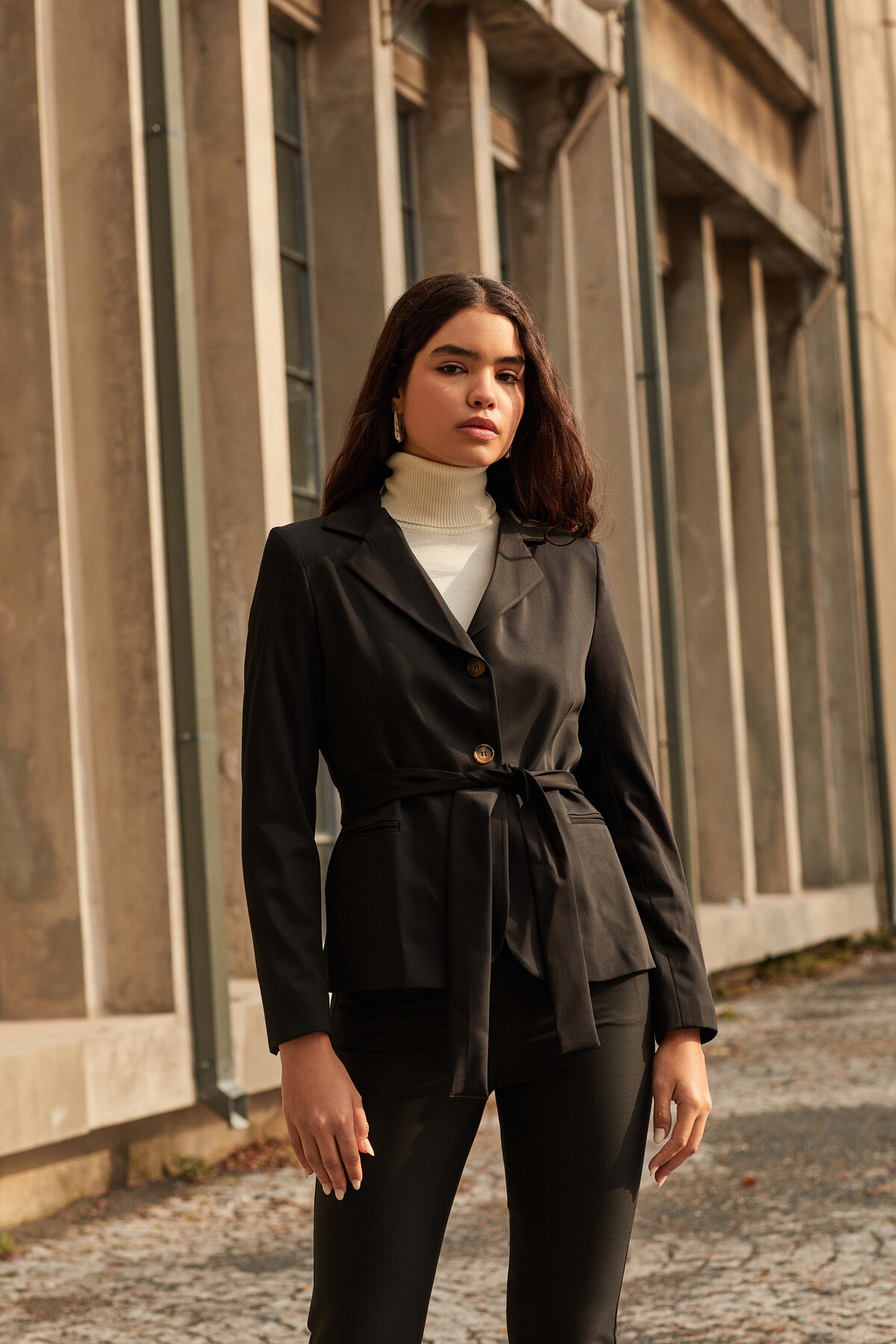 Kadın Siyah Kuşak Detaylı Slim Blazer Ceket