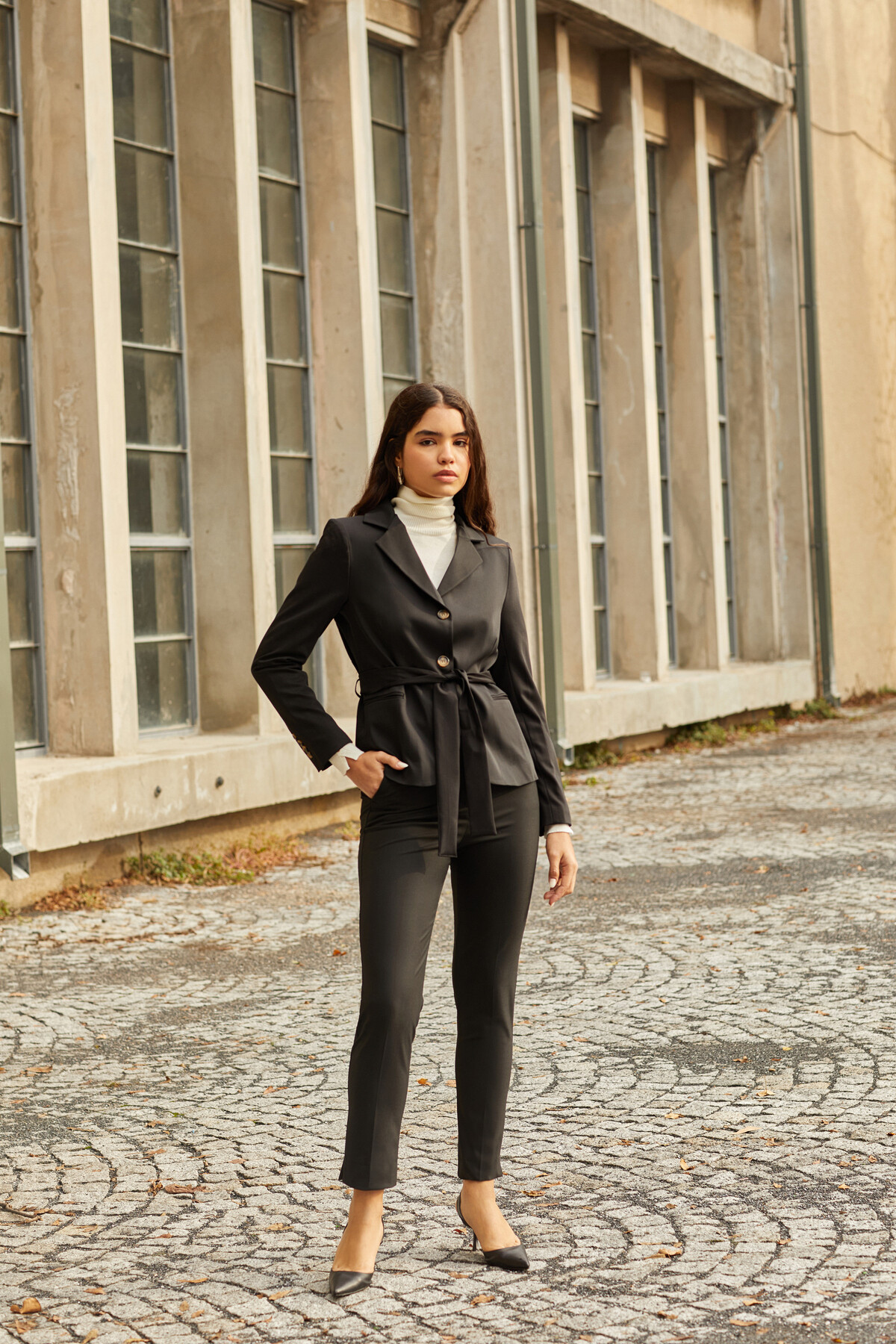 Kadın Siyah Kuşak Detaylı Slim Blazer Ceket