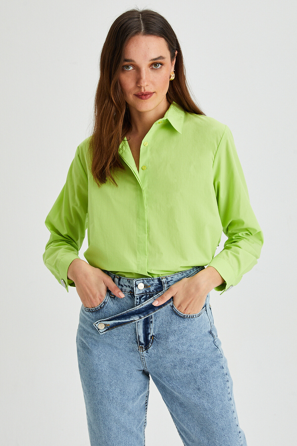 Kadın Yan Yırtmaç Detaylı Uzun Kol Over Size Gömlek