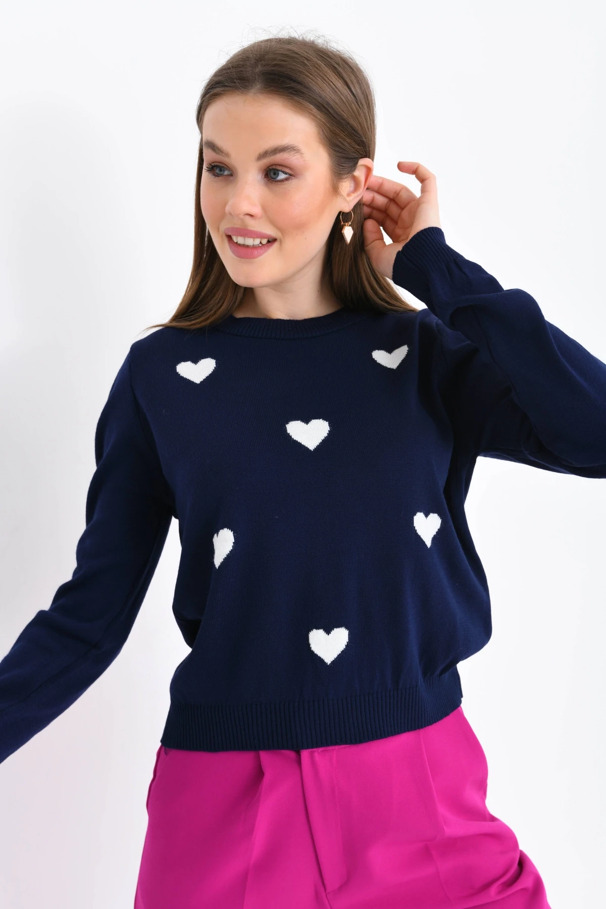 Bisiklet Yaka Kalp Desenli Triko Kazak