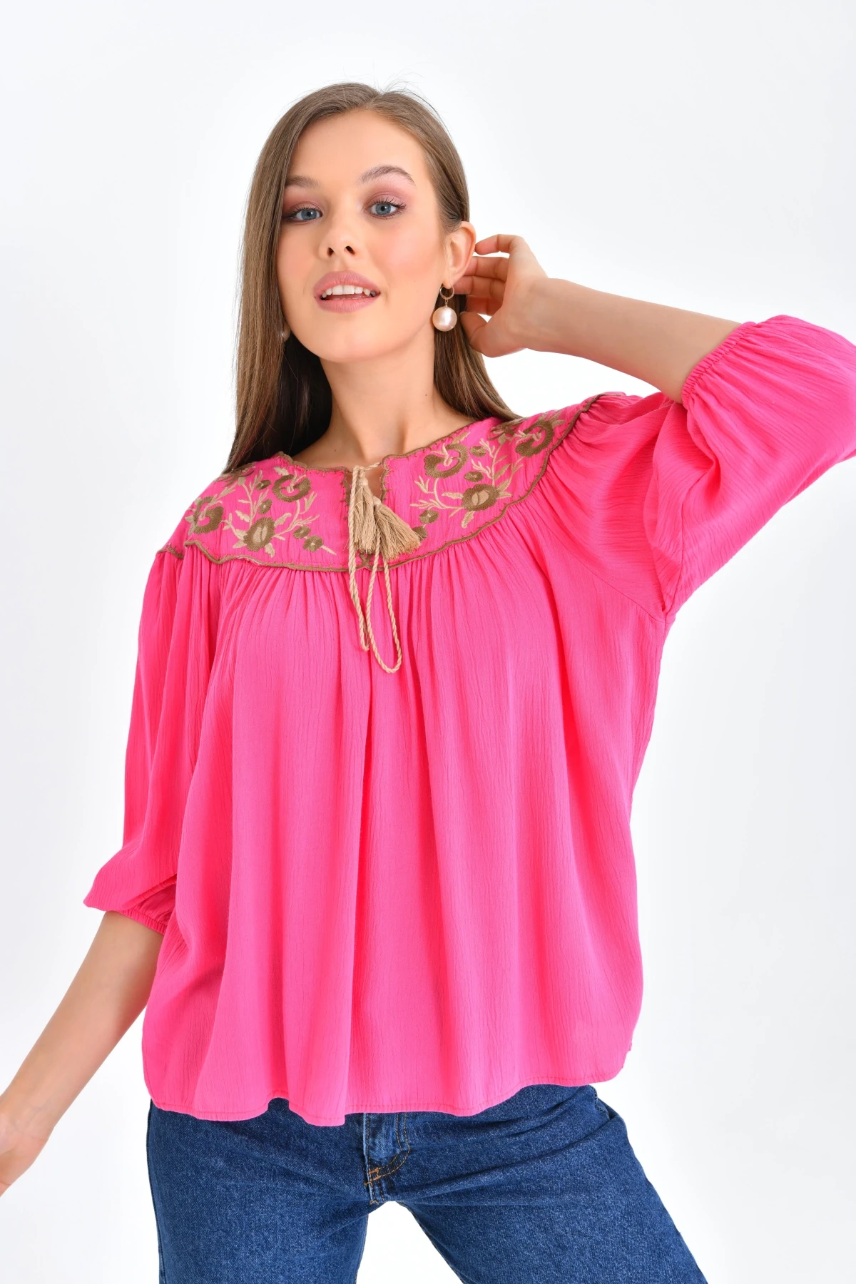 Kadın Bağlama Detay Nakışlı Salaş Bluz