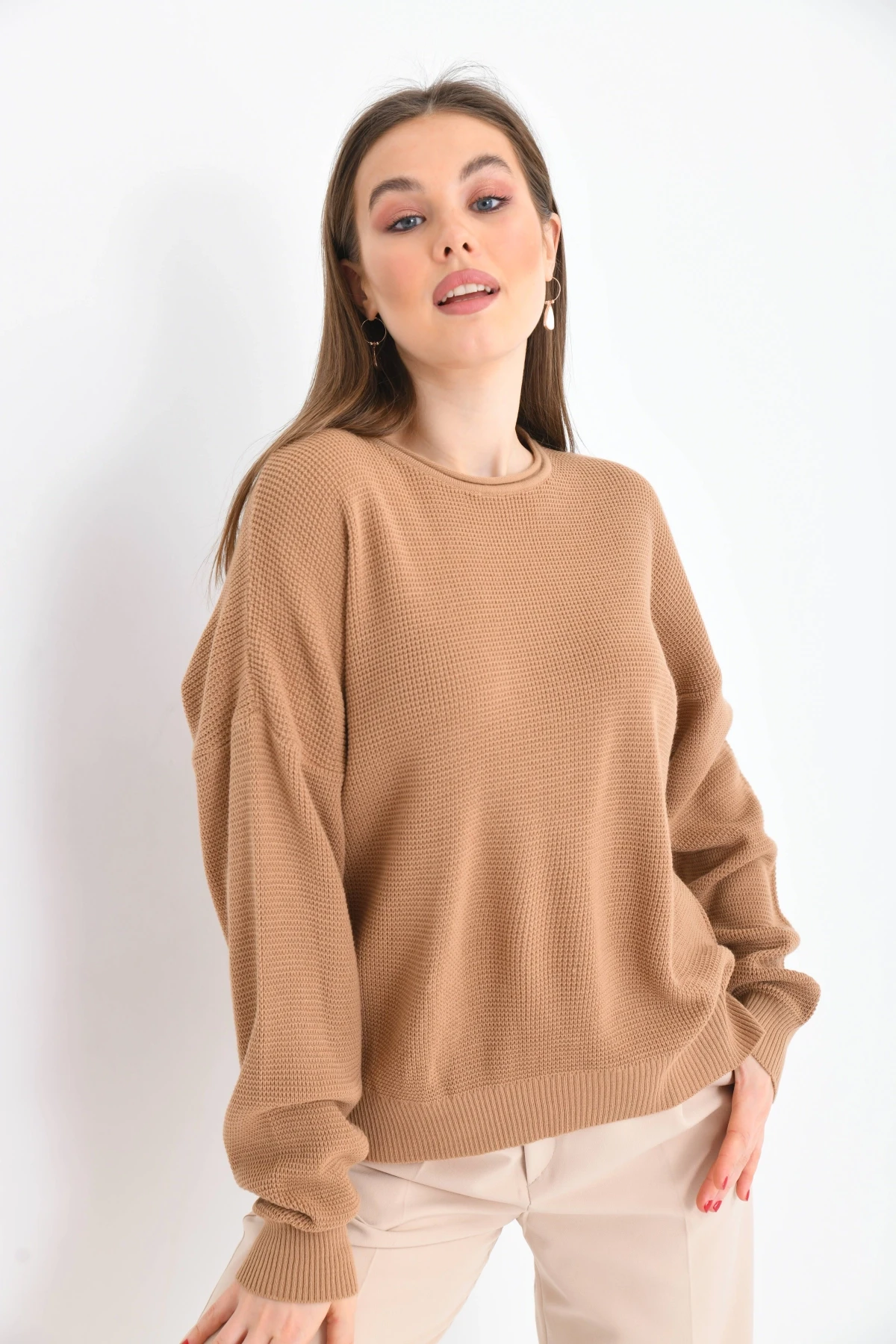 Bisiklet Yaka Arkası Uzun Yırtmaçlı Mevsimlik Triko Kazak