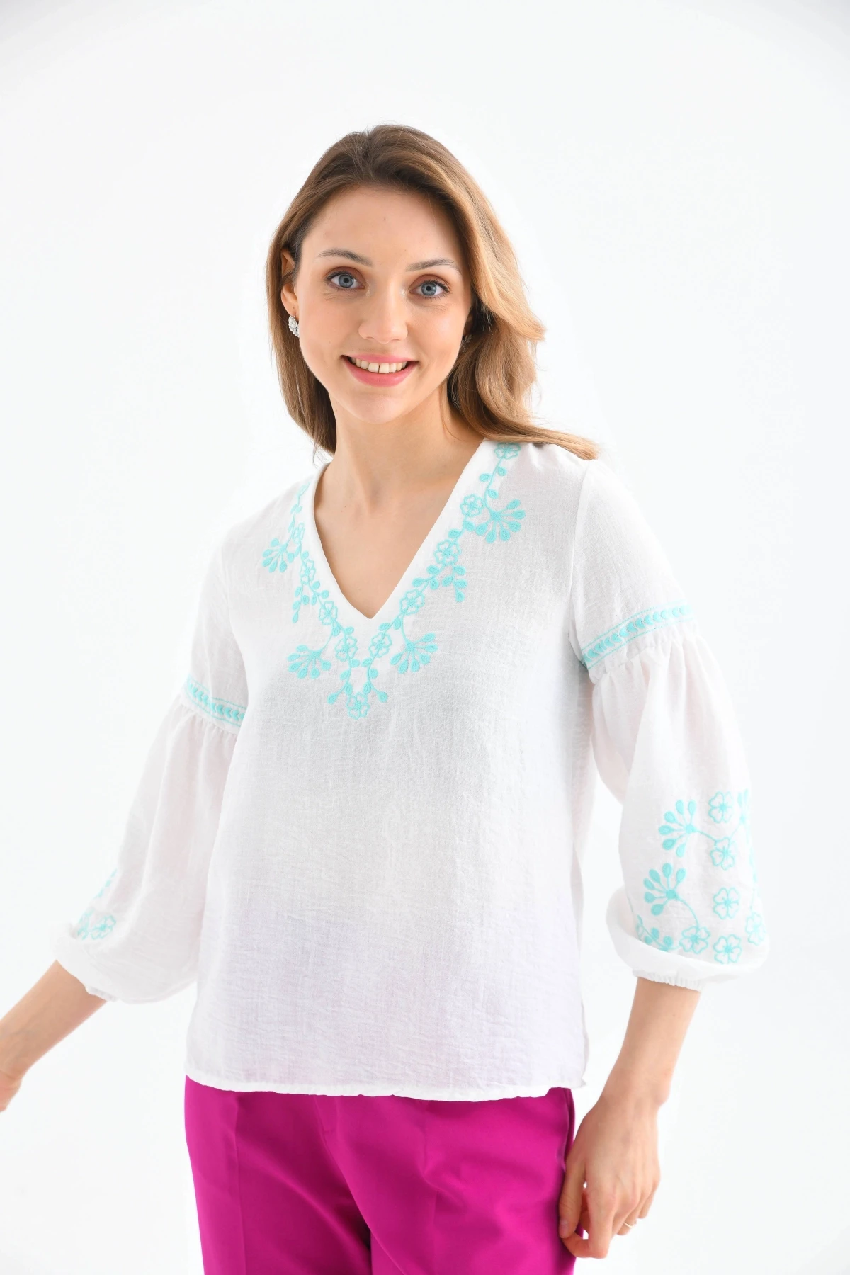 V Yaka Nakış Detay Salaş Bluz