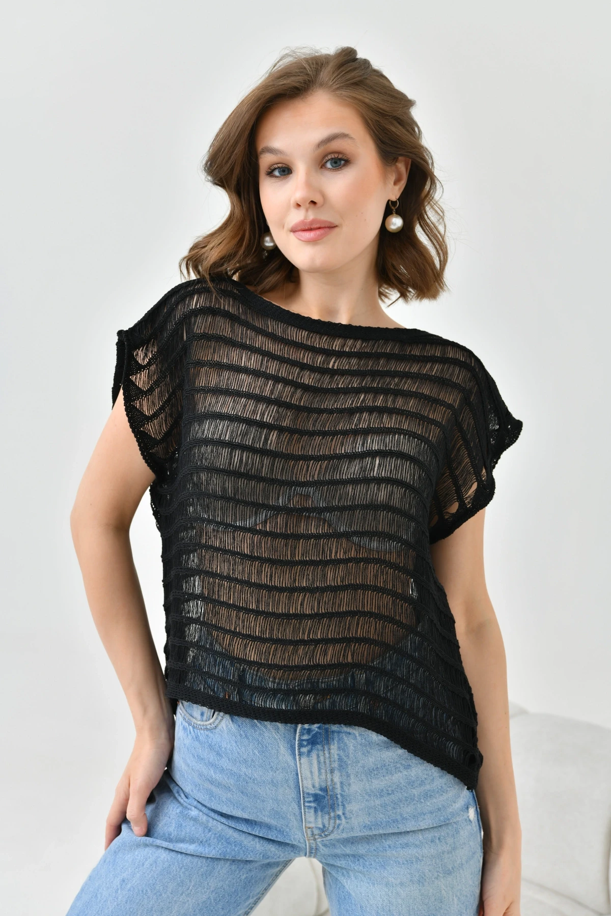 Kadın Siyah Ajurlu Kayık Yaka Salaş Triko Bluz