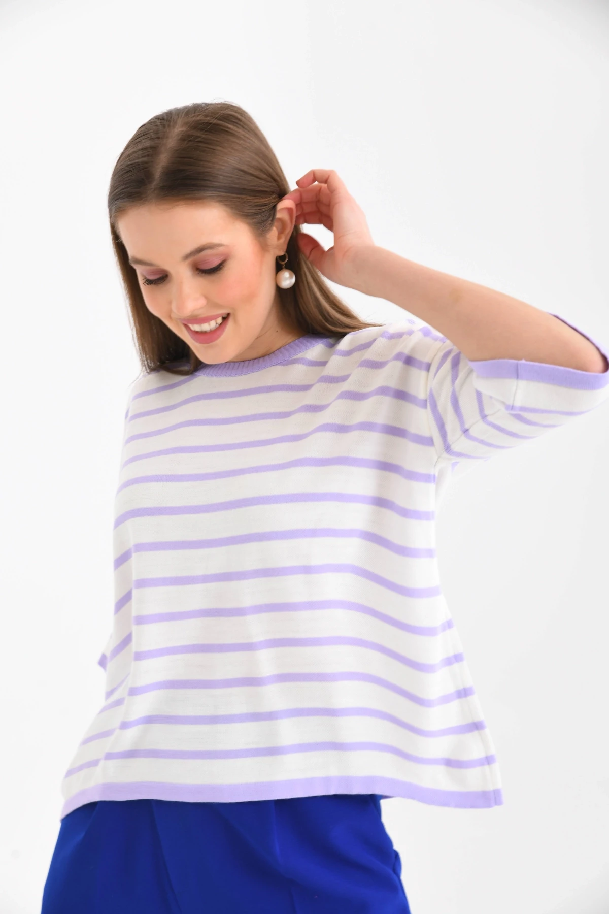 Siyah Çizgili Bisiklet Yaka Mevsimlik Salaş Triko Kazak