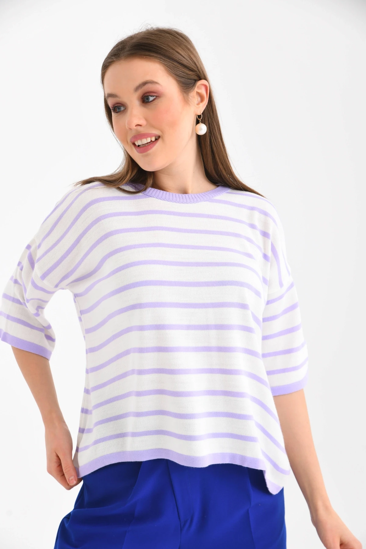 Siyah Çizgili Bisiklet Yaka Mevsimlik Salaş Triko Kazak