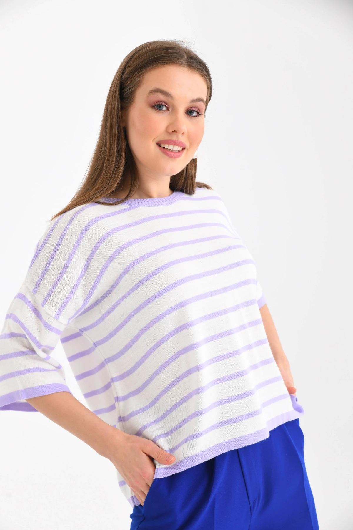 Siyah Çizgili Bisiklet Yaka Mevsimlik Salaş Triko Kazak