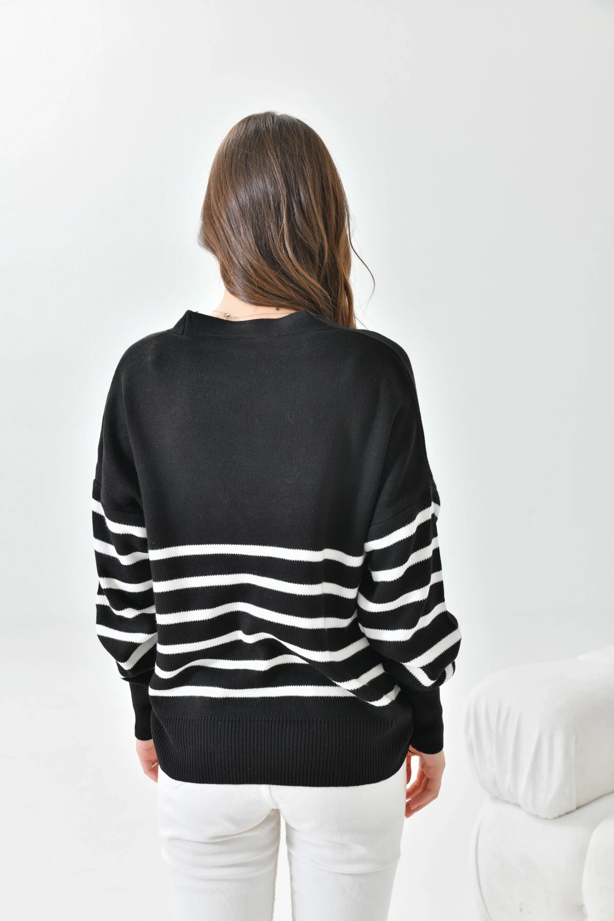 Siyah Çizgili Düğme Detaylı Oversize Triko Hırka