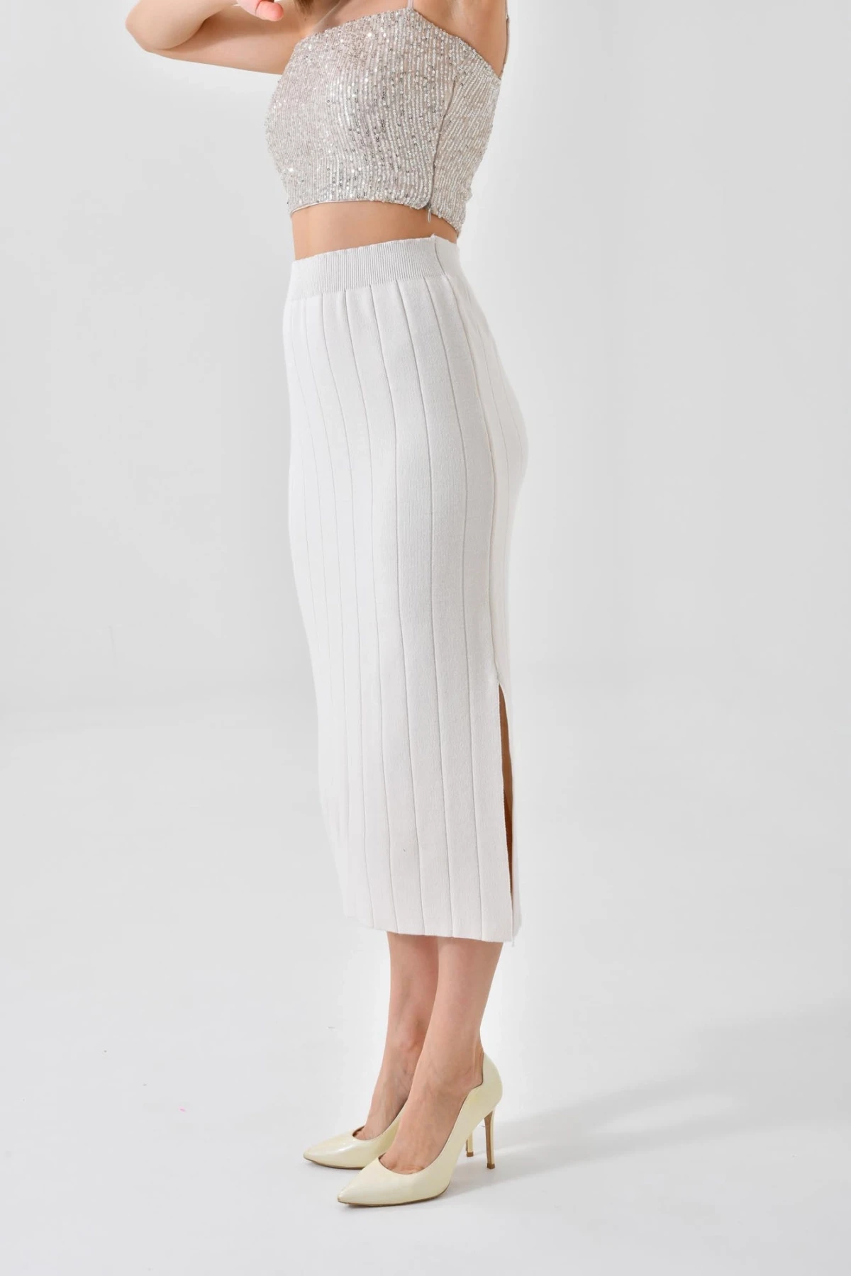 Uzun Yırtmaçlı Kalem Triko Etek