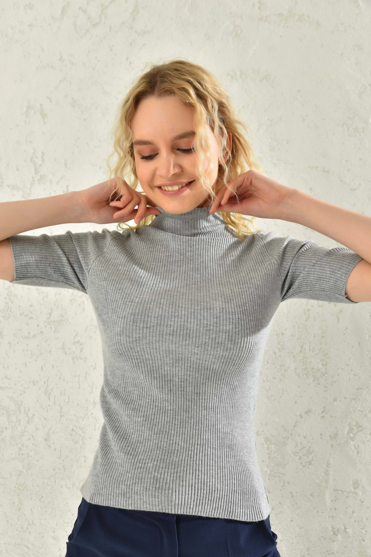 Kadın Yarım Balıkçı Kısa Kol Basic Triko Bluz