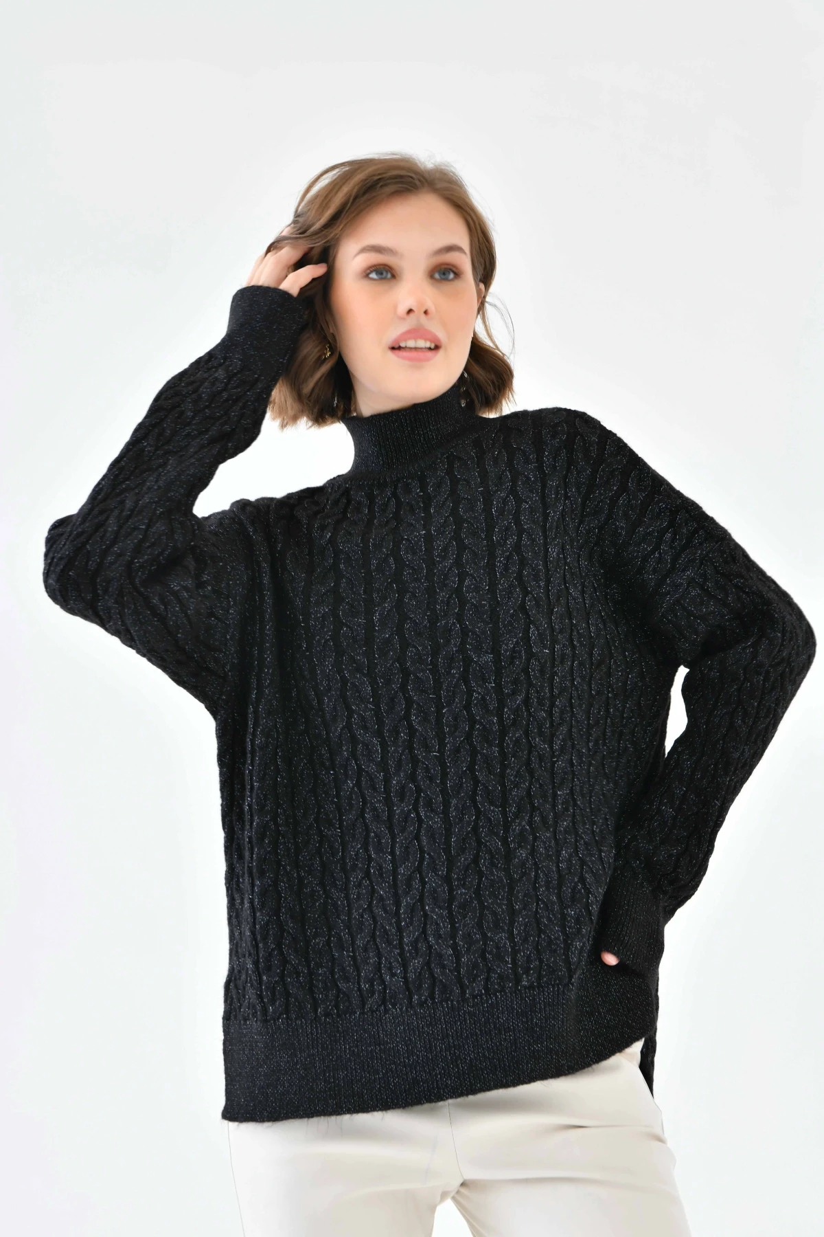 Kadın Yarım Balıkçı Yırtmaçlı Salaş Triko Kazak