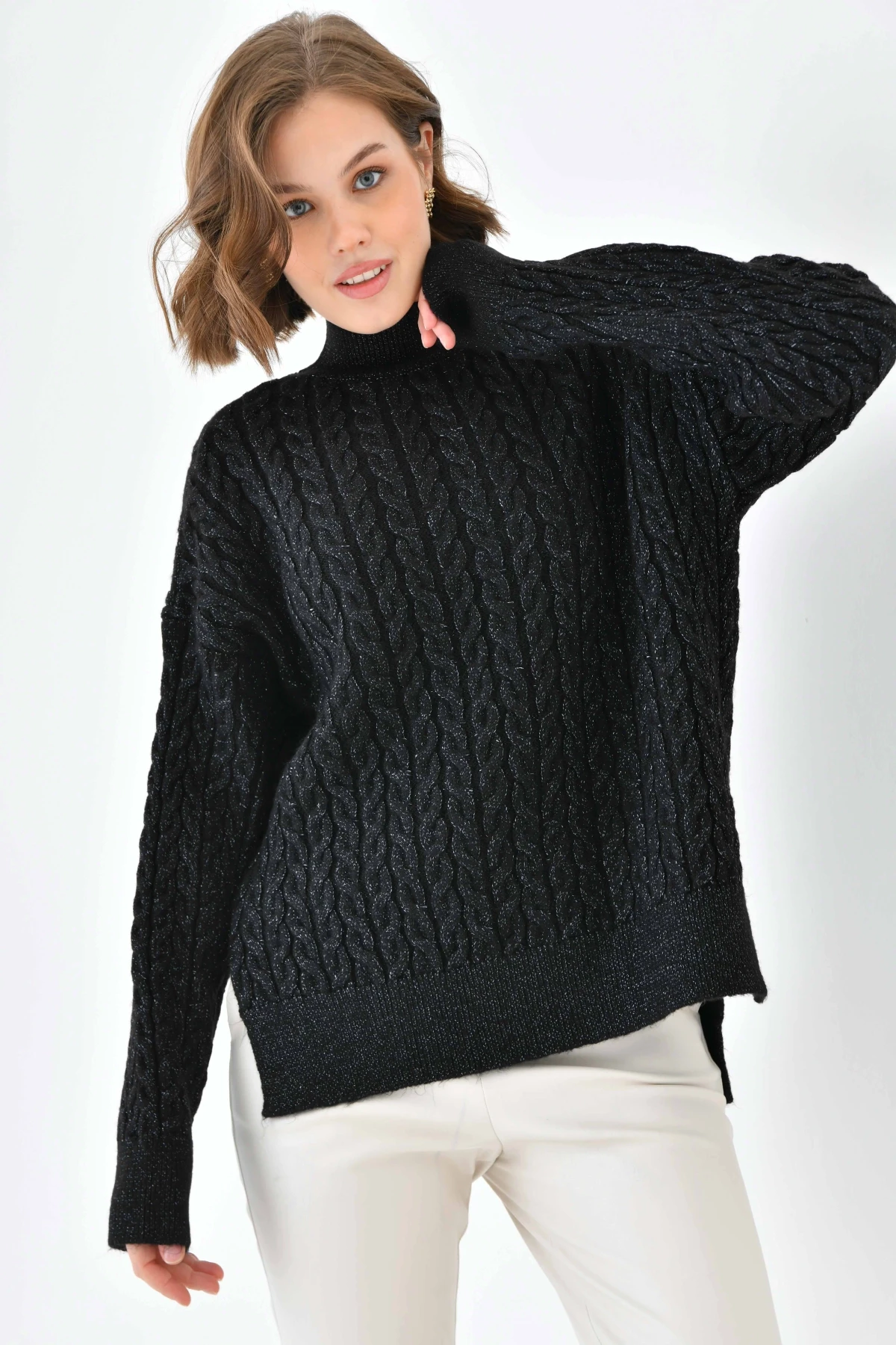 Kadın Yarım Balıkçı Yırtmaçlı Salaş Triko Kazak