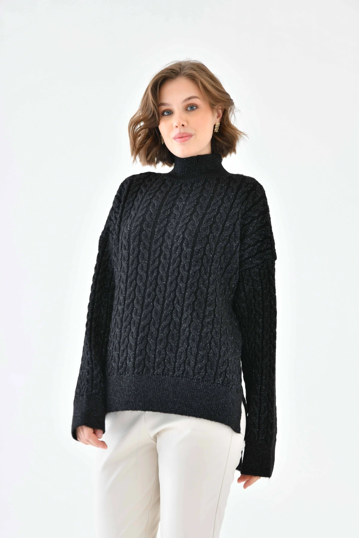 Kadın Yarım Balıkçı Yırtmaçlı Salaş Triko Kazak