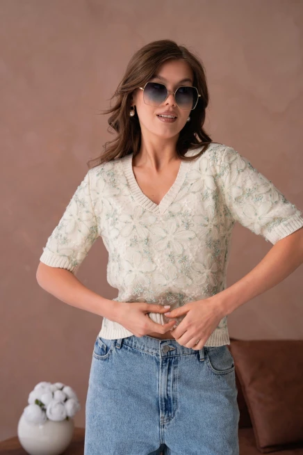 V Yaka Tül Detay Triko Kazak