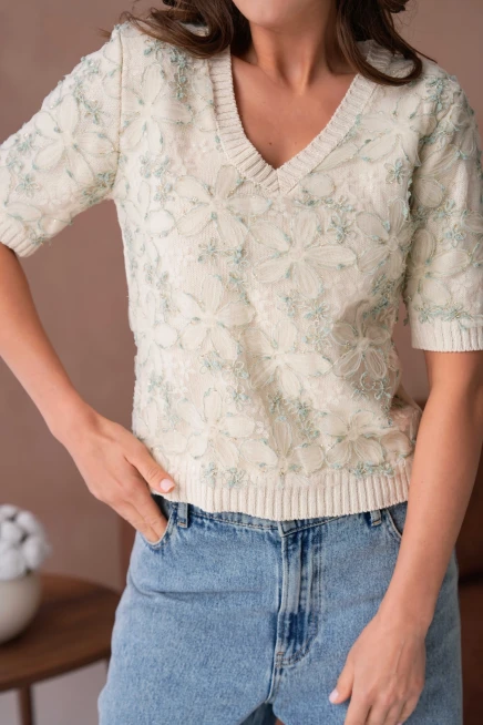 V Yaka Tül Detay Triko Kazak