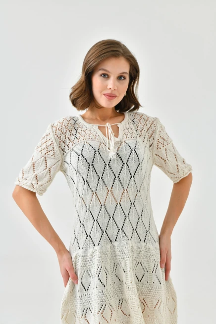 Bağlama Yakalı Ajurlu Kısa Kol Triko Elbise