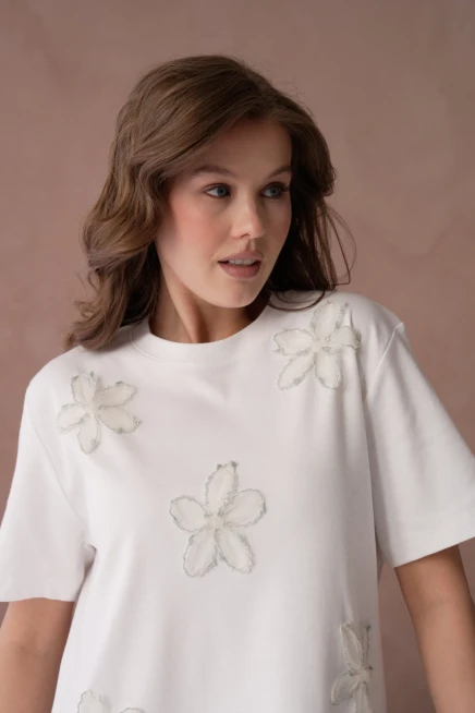 Bisiklet Yak Önyüzü Çiçeek Dantel Desenli Basic T-Shirt