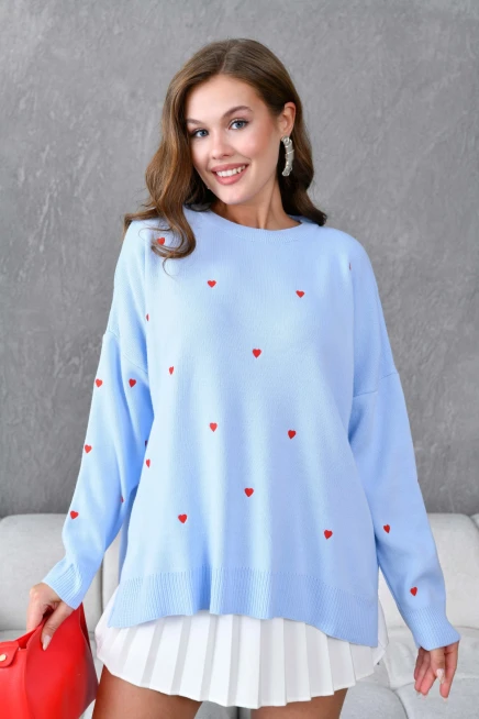 Kadın Bisiklet Yaka Kalp İşlemeli Yırtmaçlı Salaş Triko Kazak