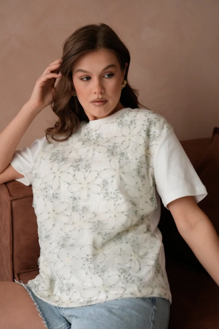 Önyüzü Tül Dantel Giydirmeli Basic T-Shirt