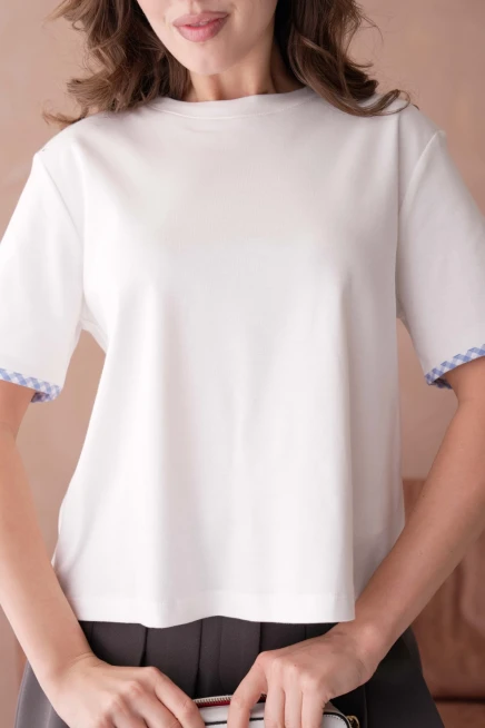 Bisiklet Yaka Sırtı 3 Fiyonk Detaylı T-Shirt