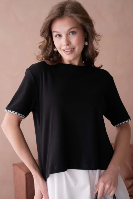 Bisiklet Yaka Sırtı 3 Fiyonk Detaylı T-Shirt