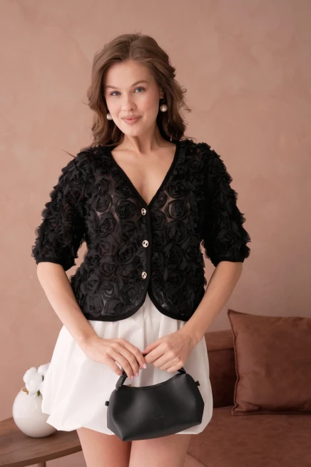 Gül Detay Düğmeli Full Tül Bluz