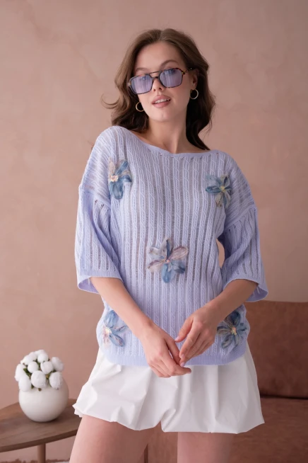Kayık Yaka Çiçek Aplikeli Salaş Triko Kazak